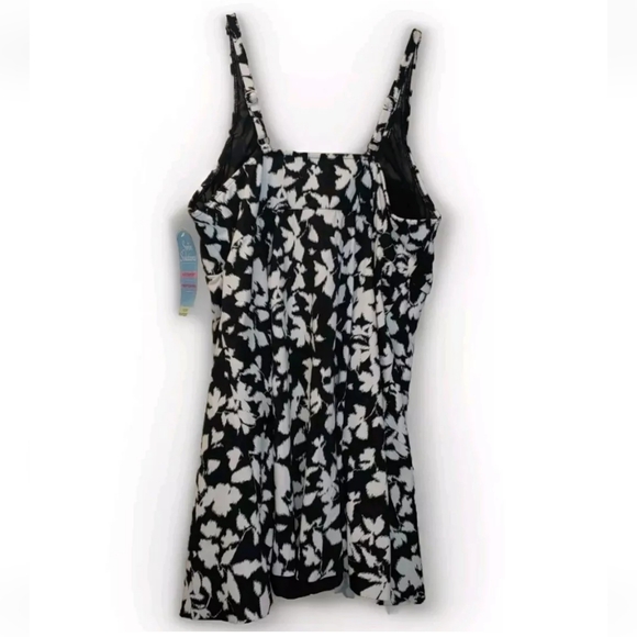 Swim Solutions Fly Away Tummy Control Swim Dress Woman Plus 18W Wireless New - Picture 7 of 12